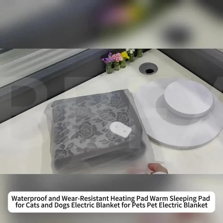 宠物电热毯 猫咪专用加热垫 恒温防水防漏电紧凑型取暖器 狗狗电热毯