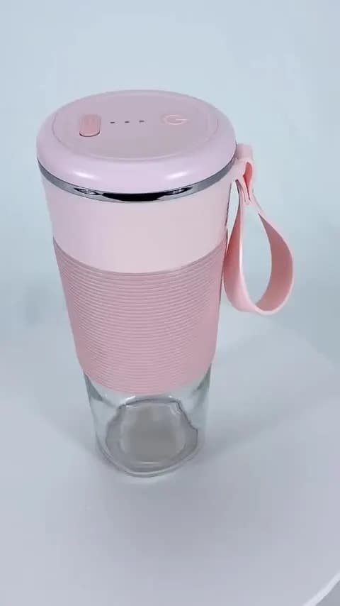 家用小型榨汁机 多功能奶昔果蔬电动榨汁机 便携USB自动榨汁杯